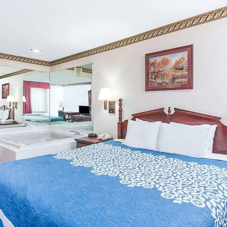 Days Inn By Wyndham Berlin Voorhees Zewnętrze zdjęcie