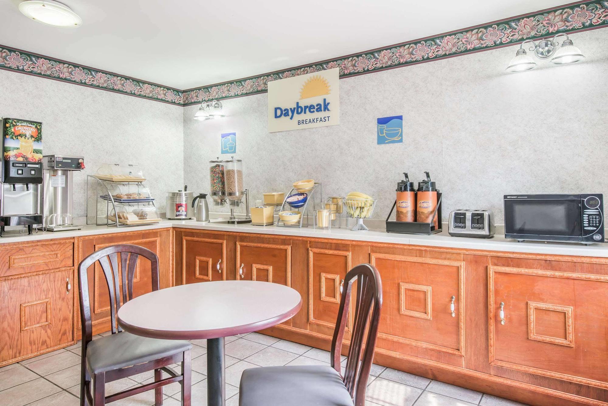 Days Inn By Wyndham Berlin Voorhees Zewnętrze zdjęcie